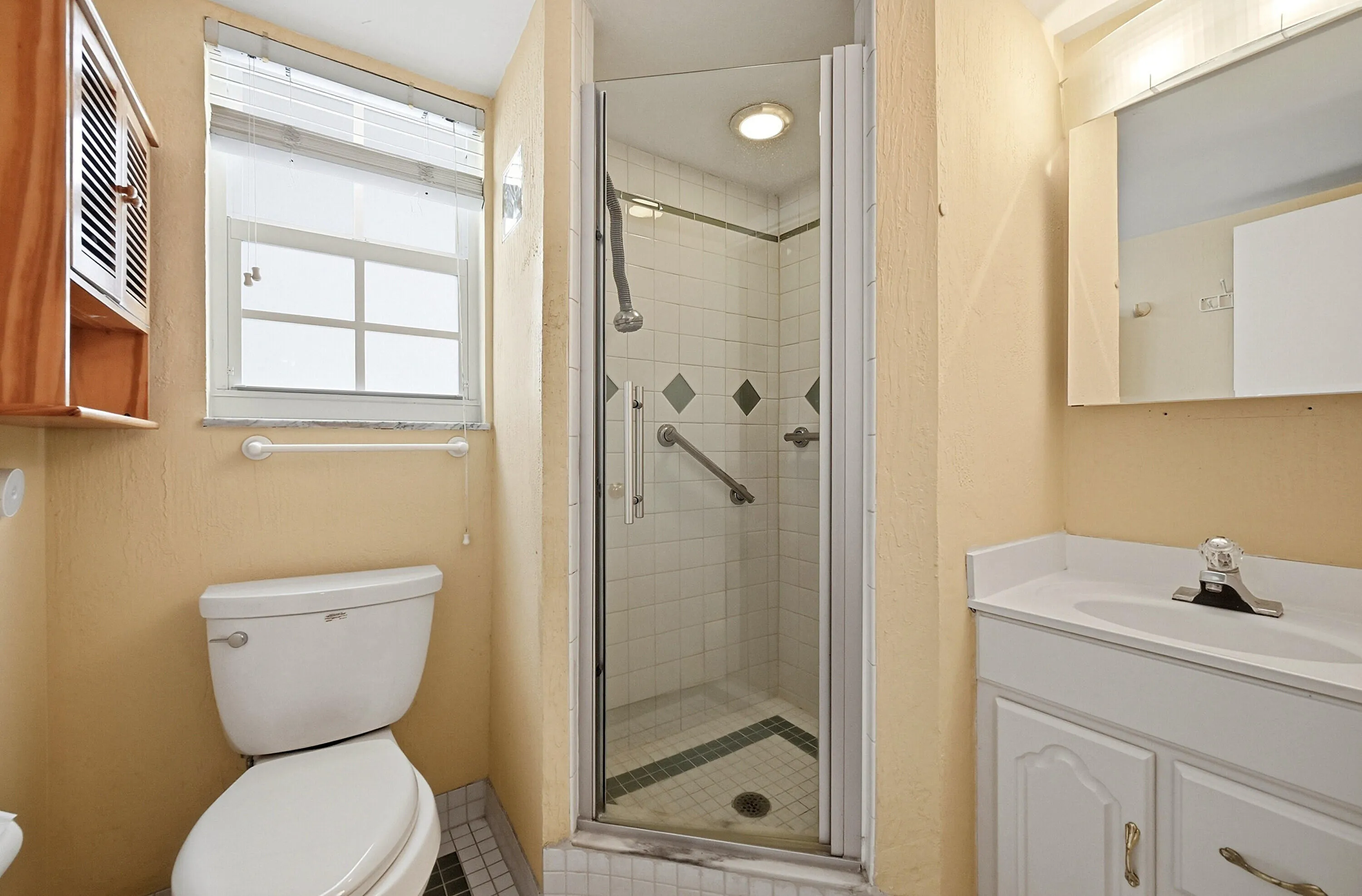 2nd bathroom