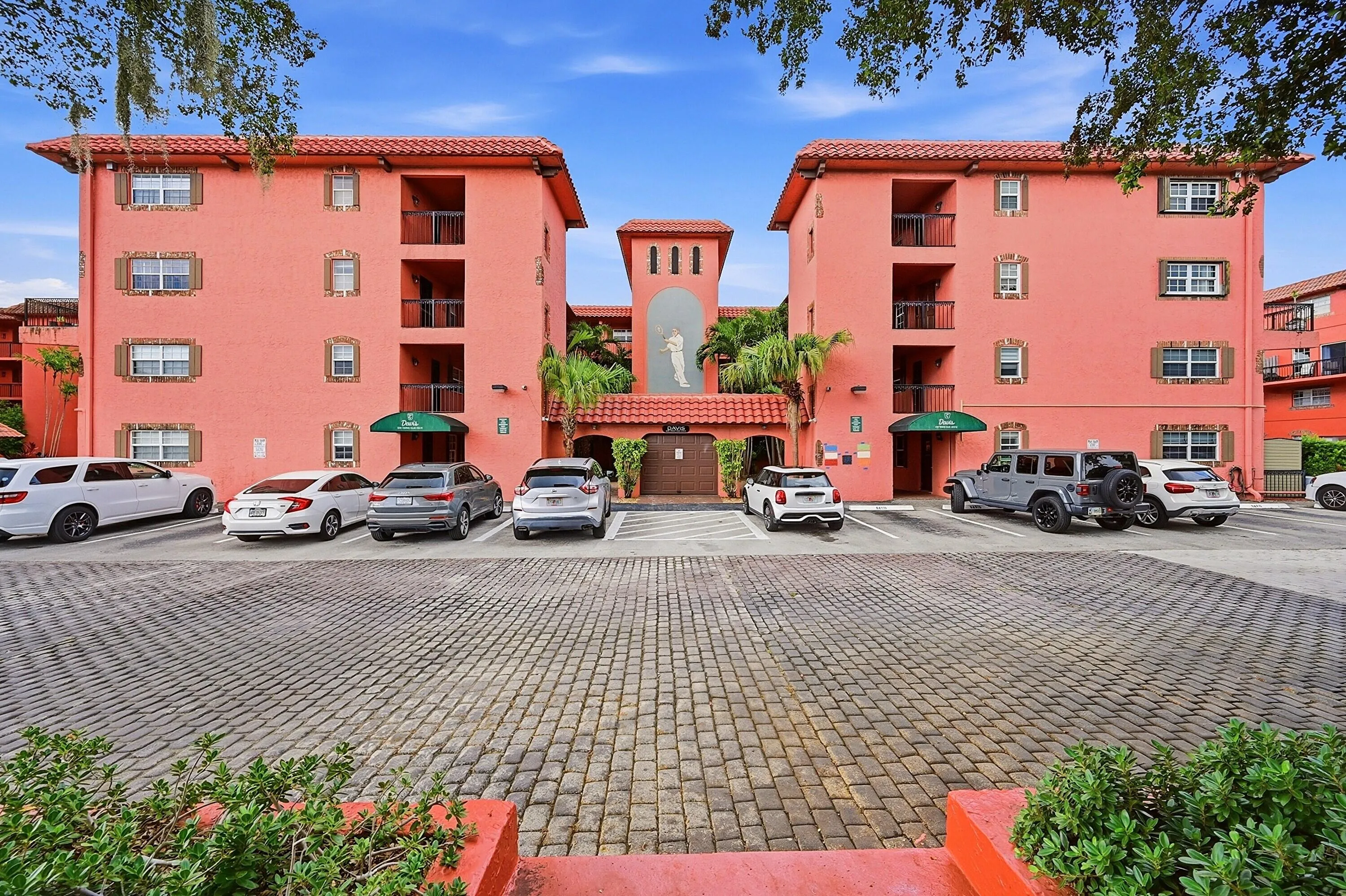Front view of Davis Bldg.