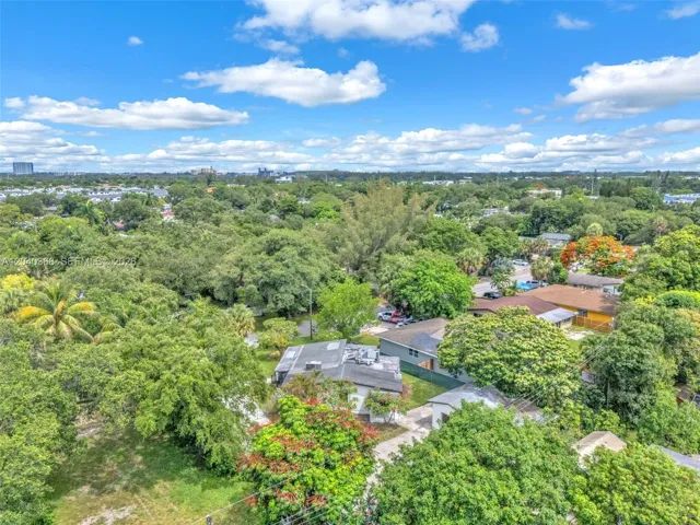 7–9 miles from Fort Lauderdale Beach