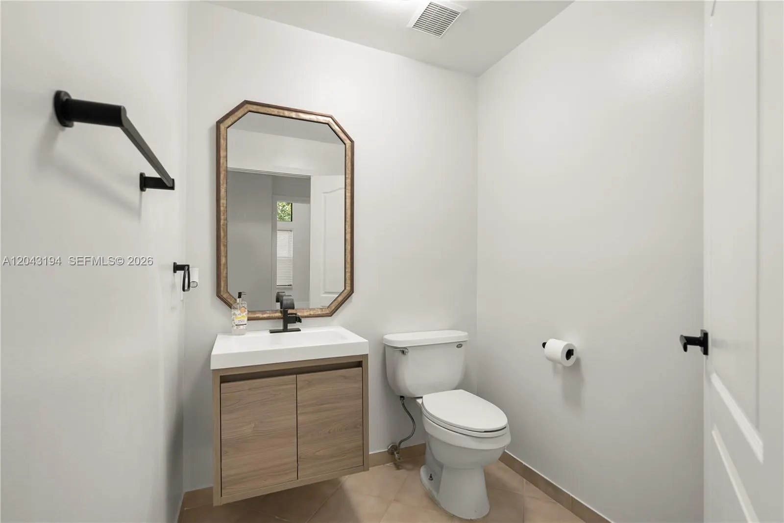 Powder Room (1/2 bath)