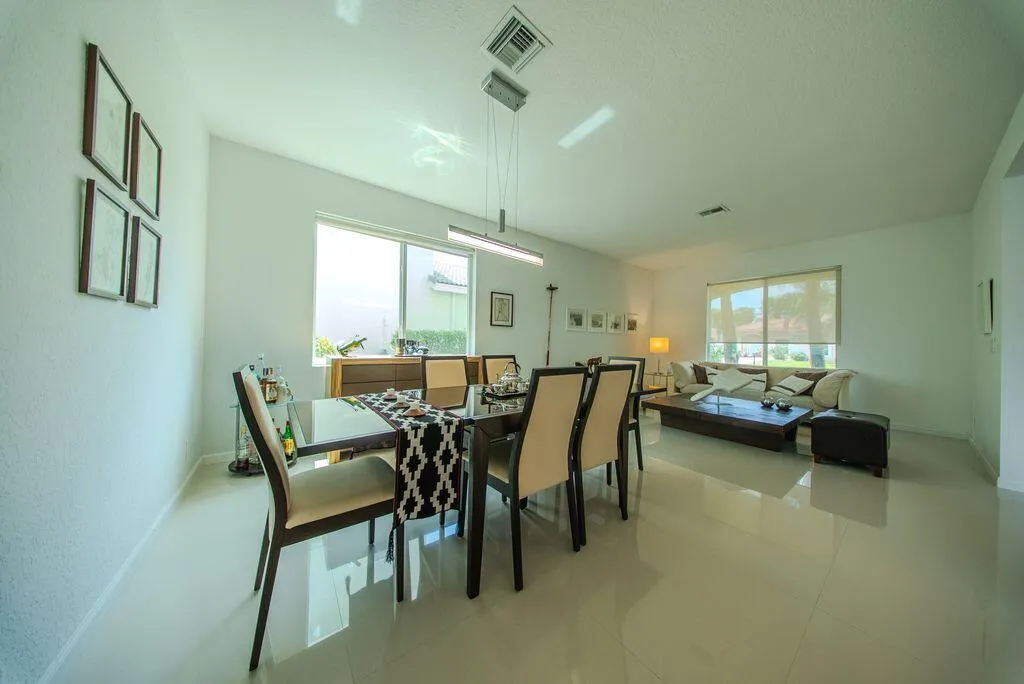 163 Bella Vista Dining Room