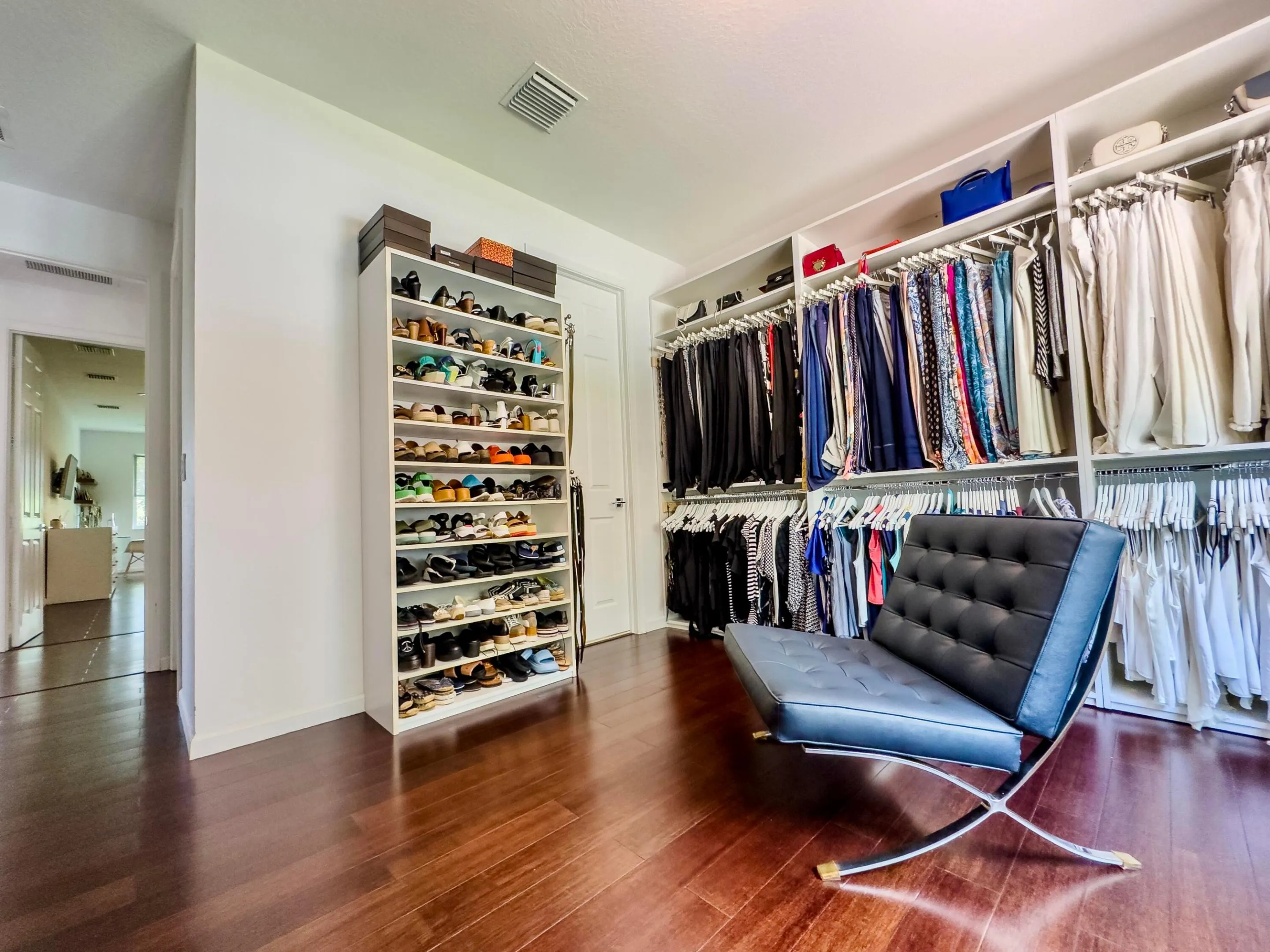 163 Bella Vista Master Area Closet