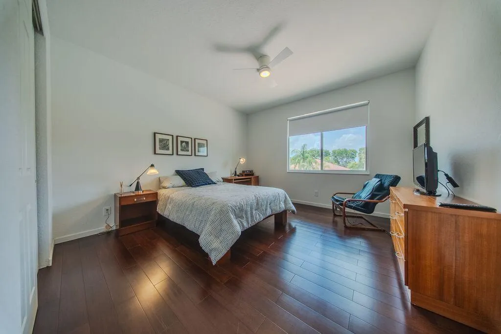 163 Bella Vista Bedroom 1