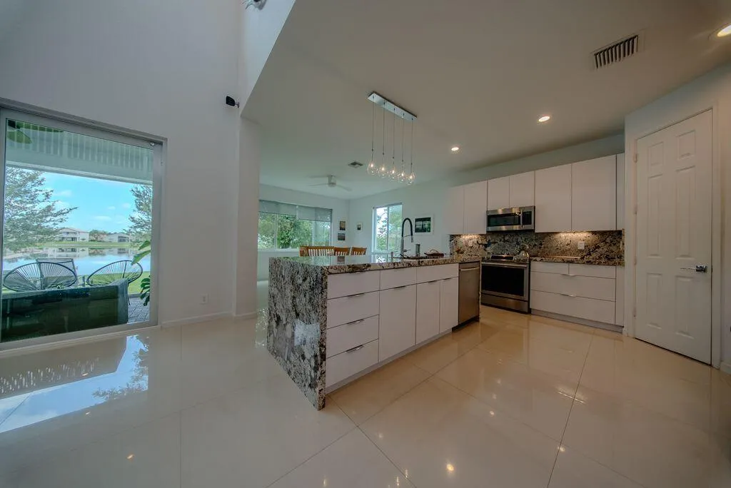 163 Bella Vista Kitchen
