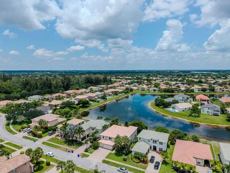 163 Bella Vista Exterior Pic 3
