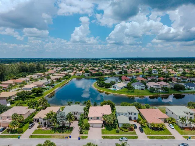 163 Bella Vista Exterior Pic 2