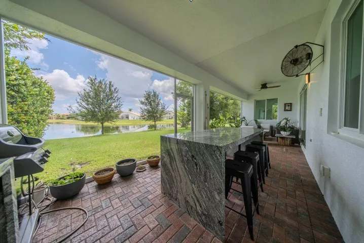 163 Bella Vista Patio Area Pic 3