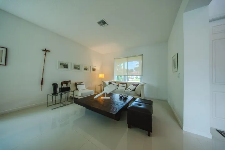 163 Bella Vista Dining Room Pic 3