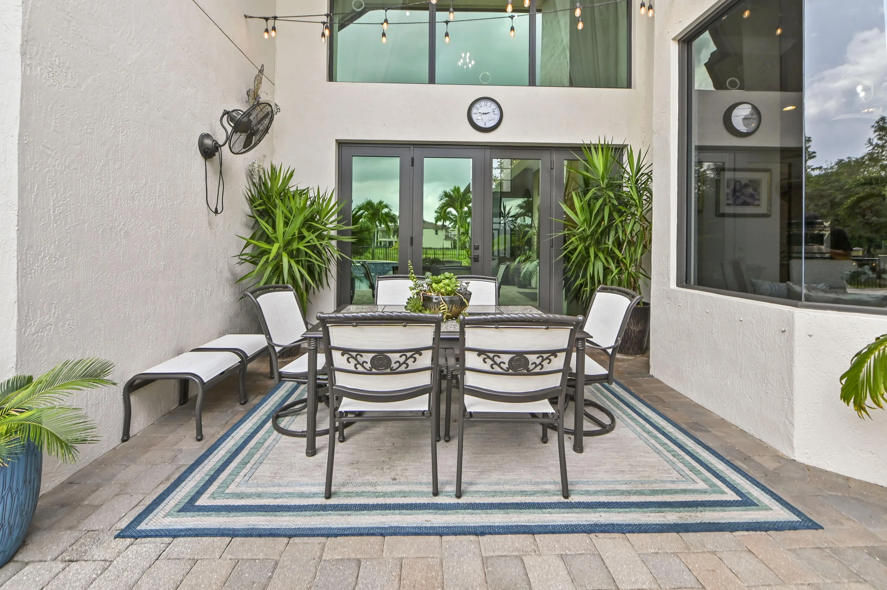 63 Patio 01