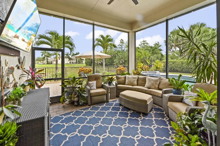 29 Patio 01