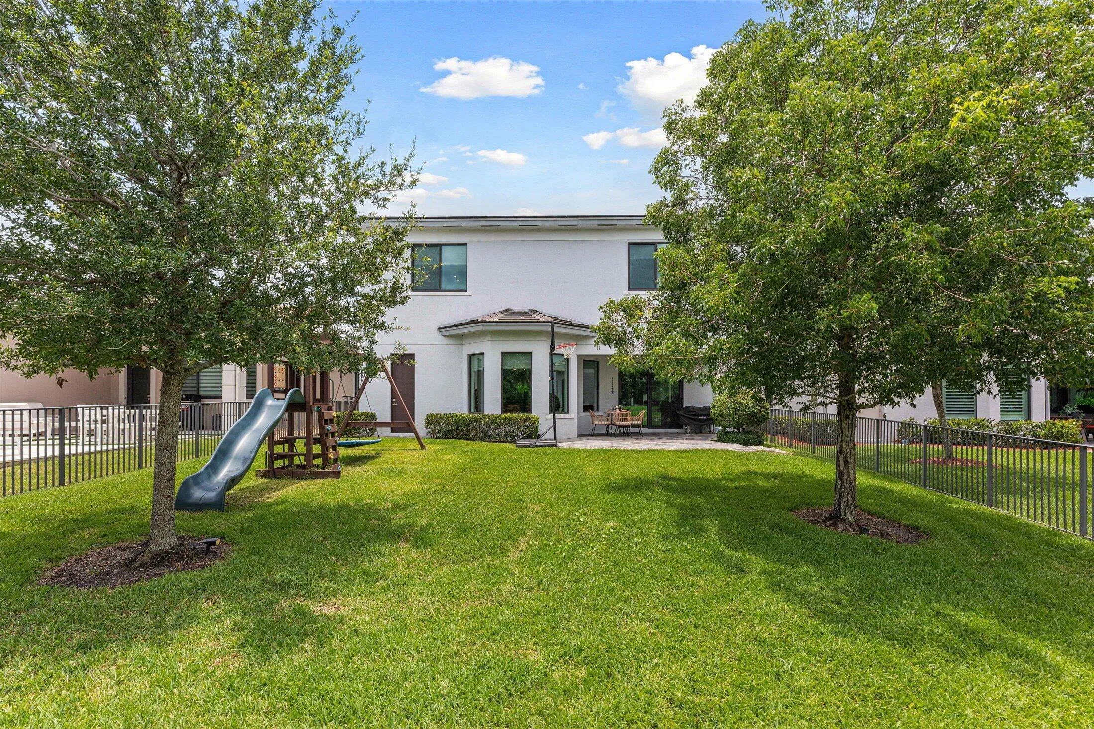 24-10765 Windward St, Parkland-26