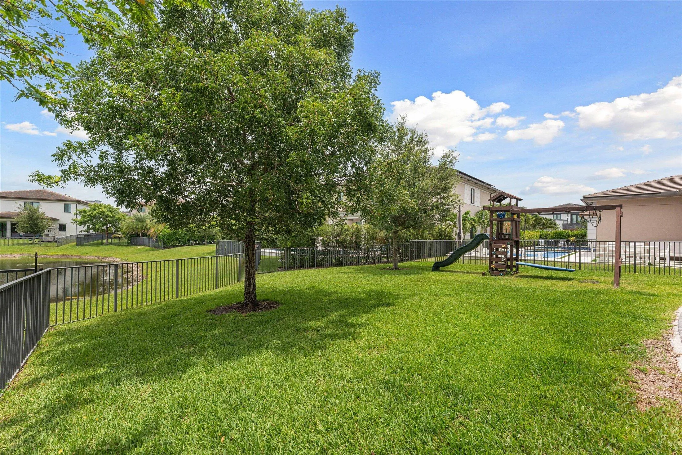 22-10765 Windward St, Parkland-24