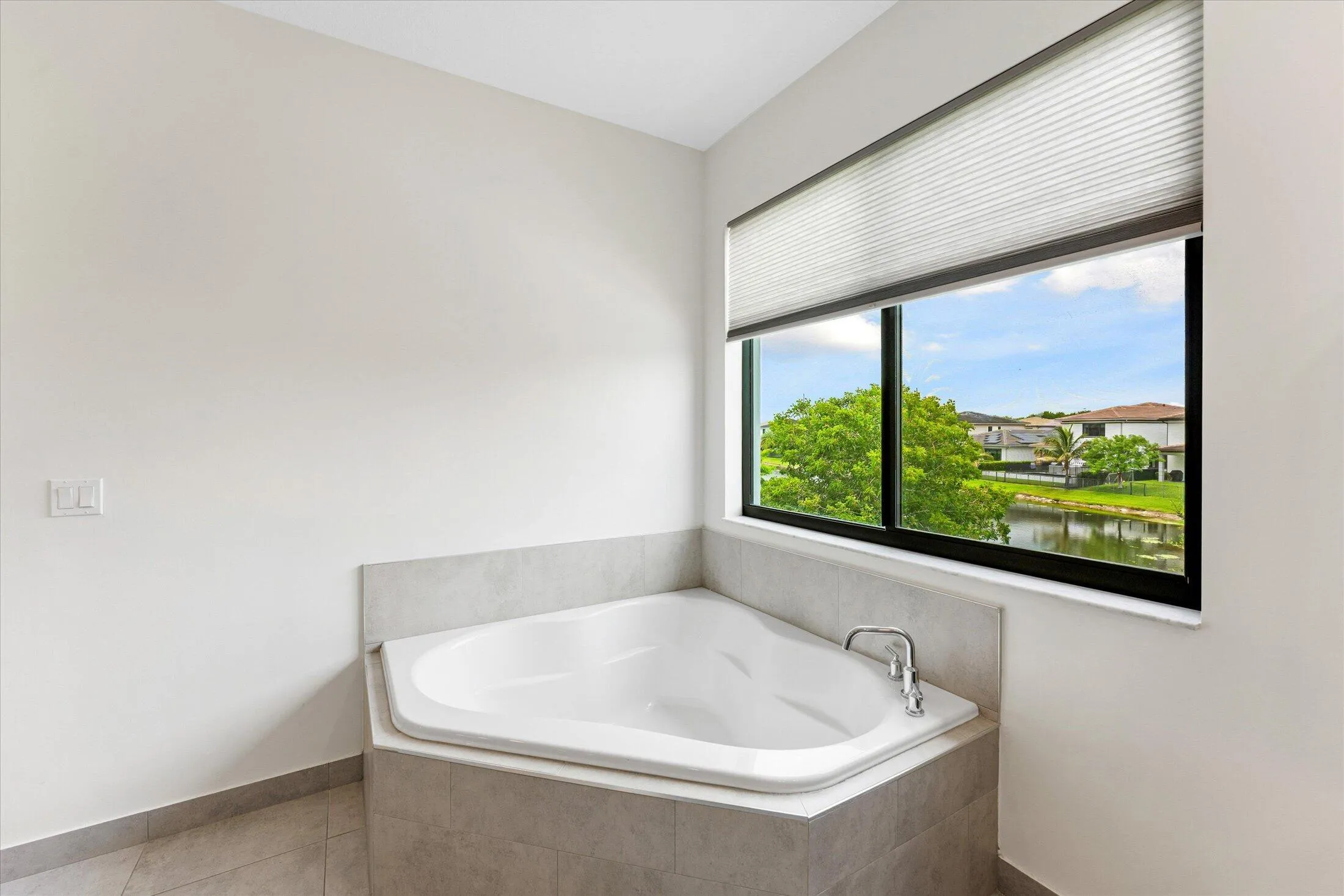 37-10765 Windward St, Parkland-35