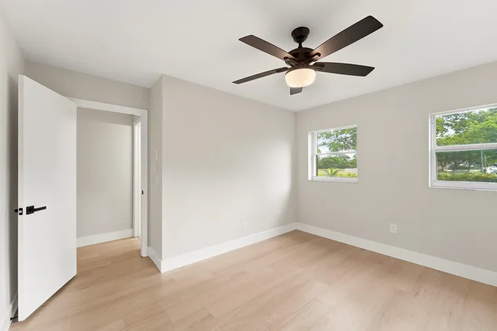 18_bedroom