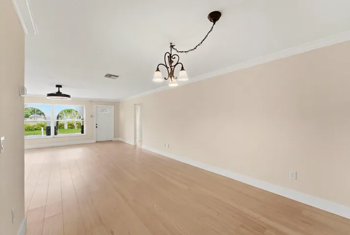 11_dining area
