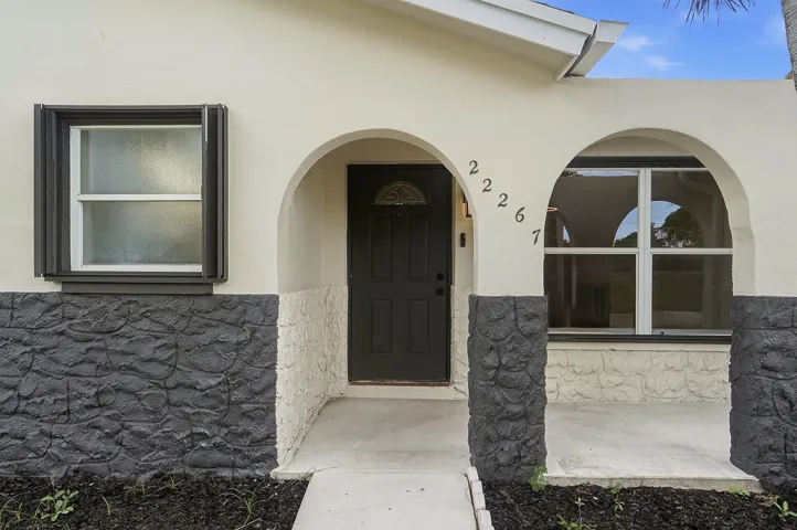 04_exterior entry