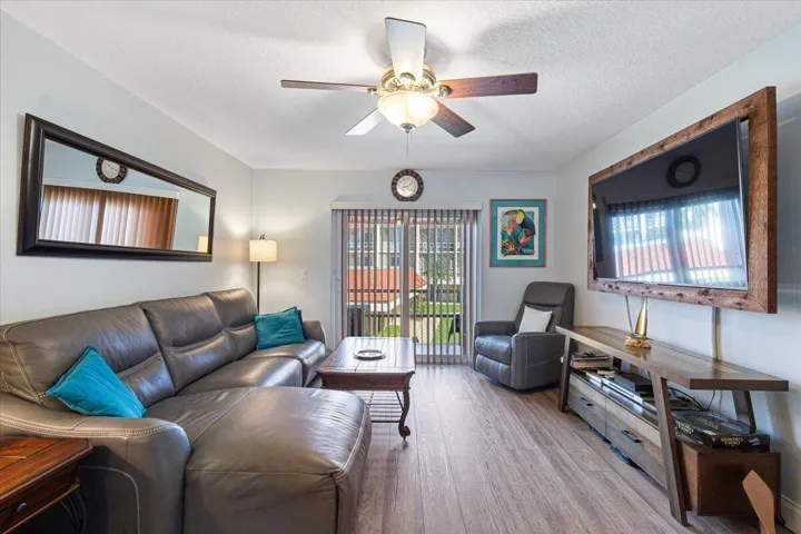23-Living Room