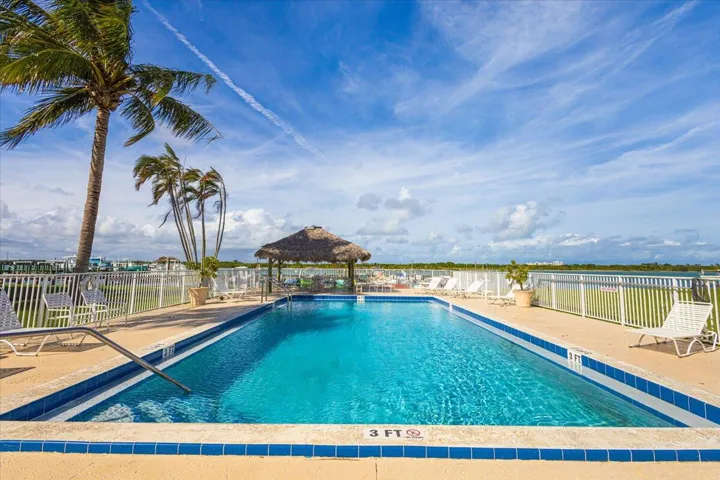 10-Pool