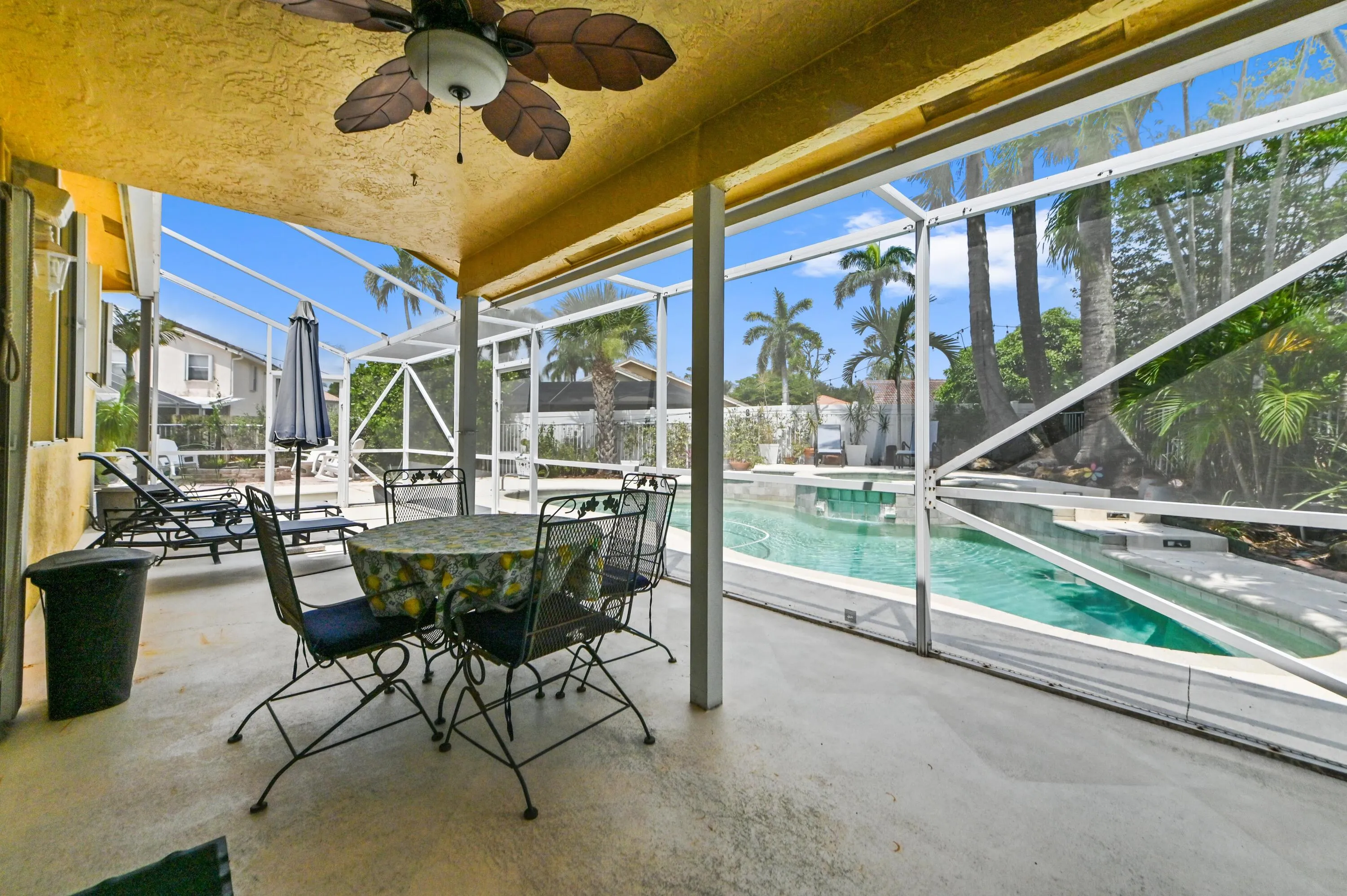 34 patio 01