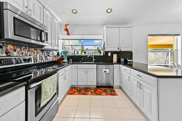 13 Kitchen 03