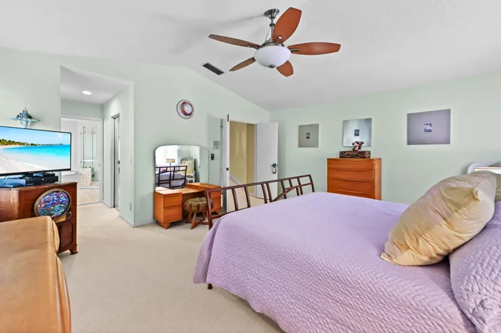 31 Bedroom 05