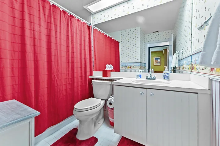 20 Bathroom 01