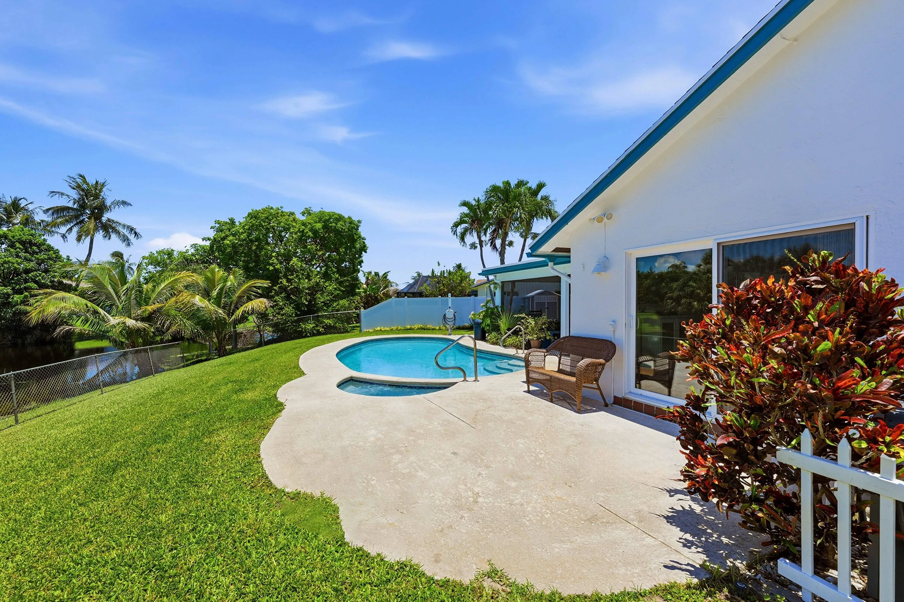 Backyard/Pool area