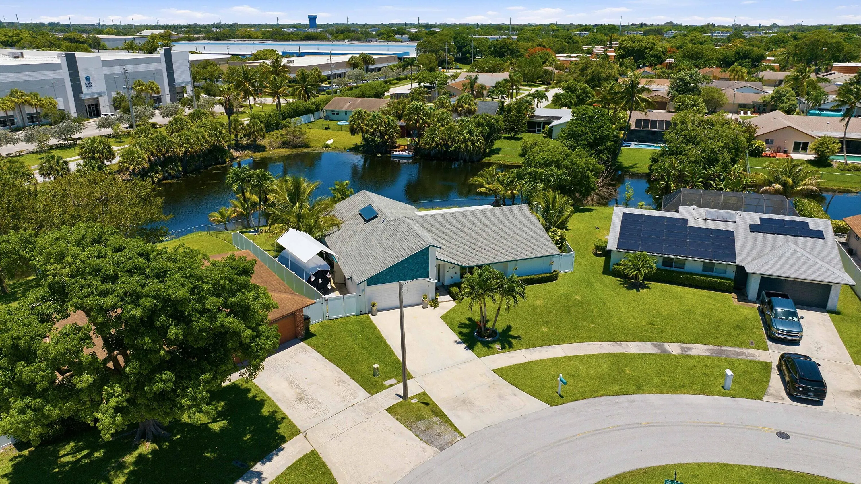 Exterior - Lakefront, pie-shaped lot