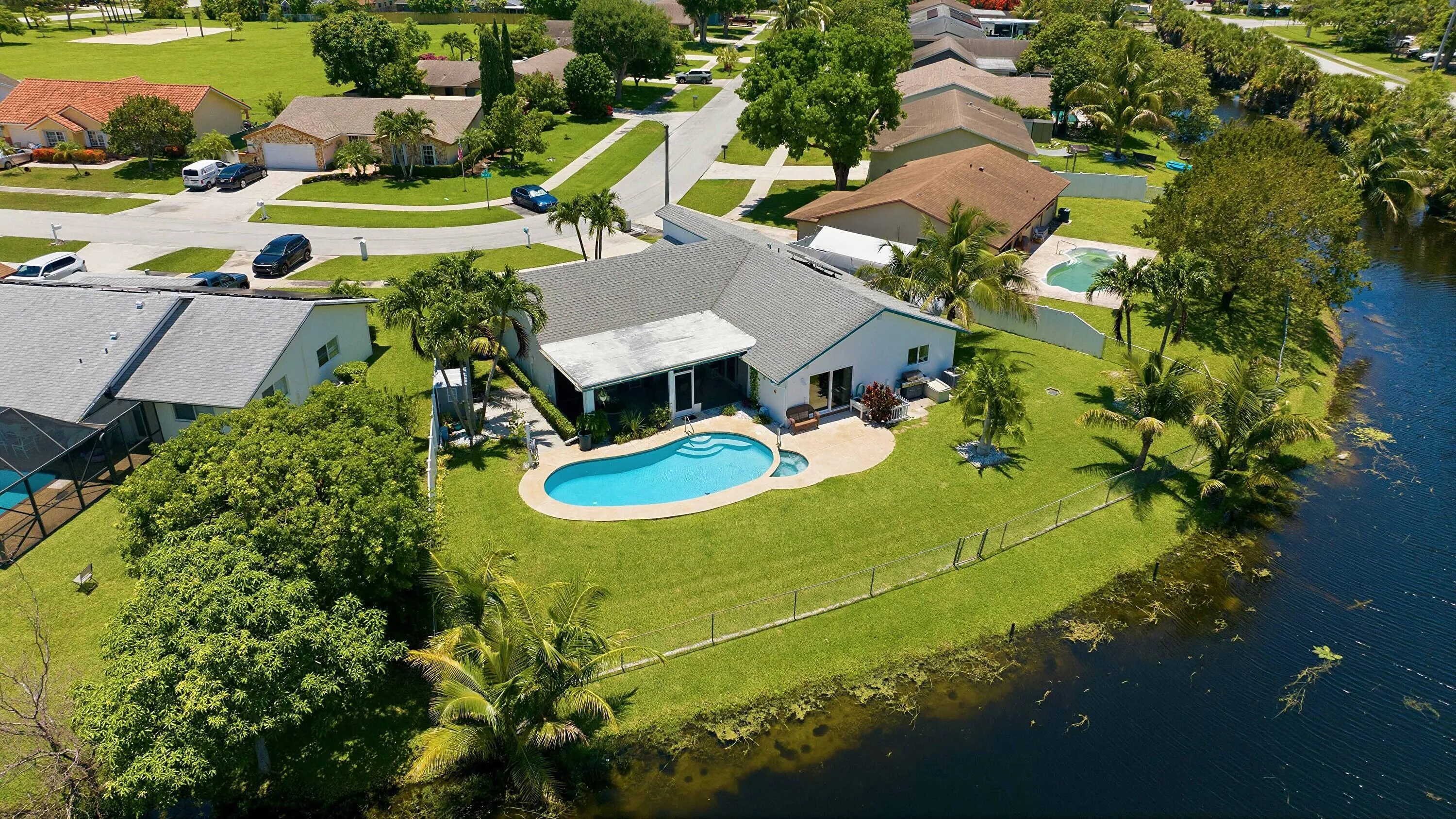 Exterior - Lakefront, pie-shaped lot