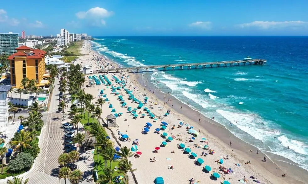 Deerfield Beach - only 10 min away!