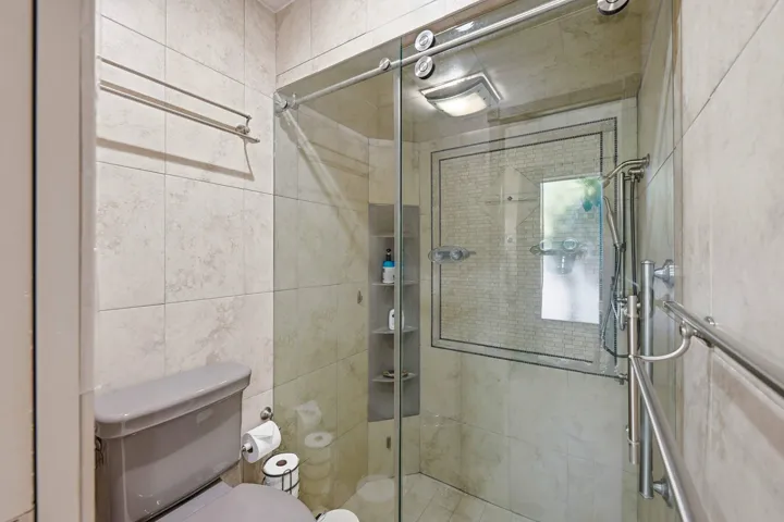 Water Closet/Shower