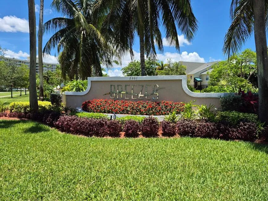 Breezes at Palm Aire
