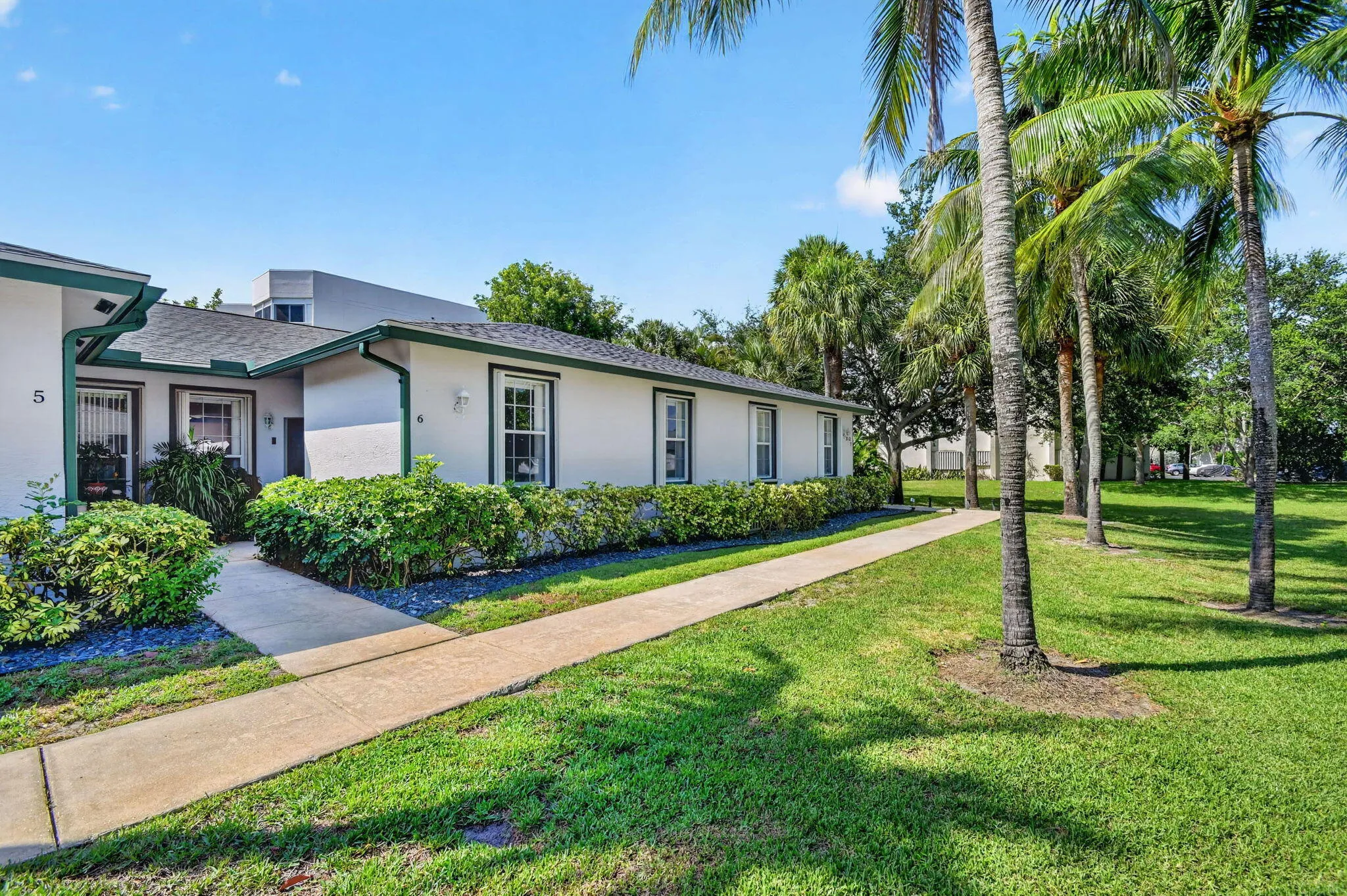 Close to dining, shopping, the turnpike and beaches