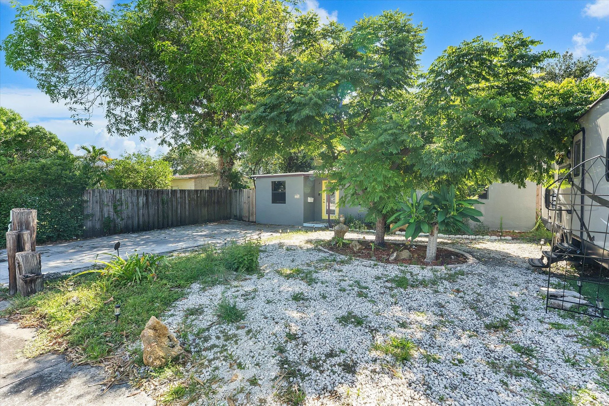 03-1326 SW 23rd Ave_002