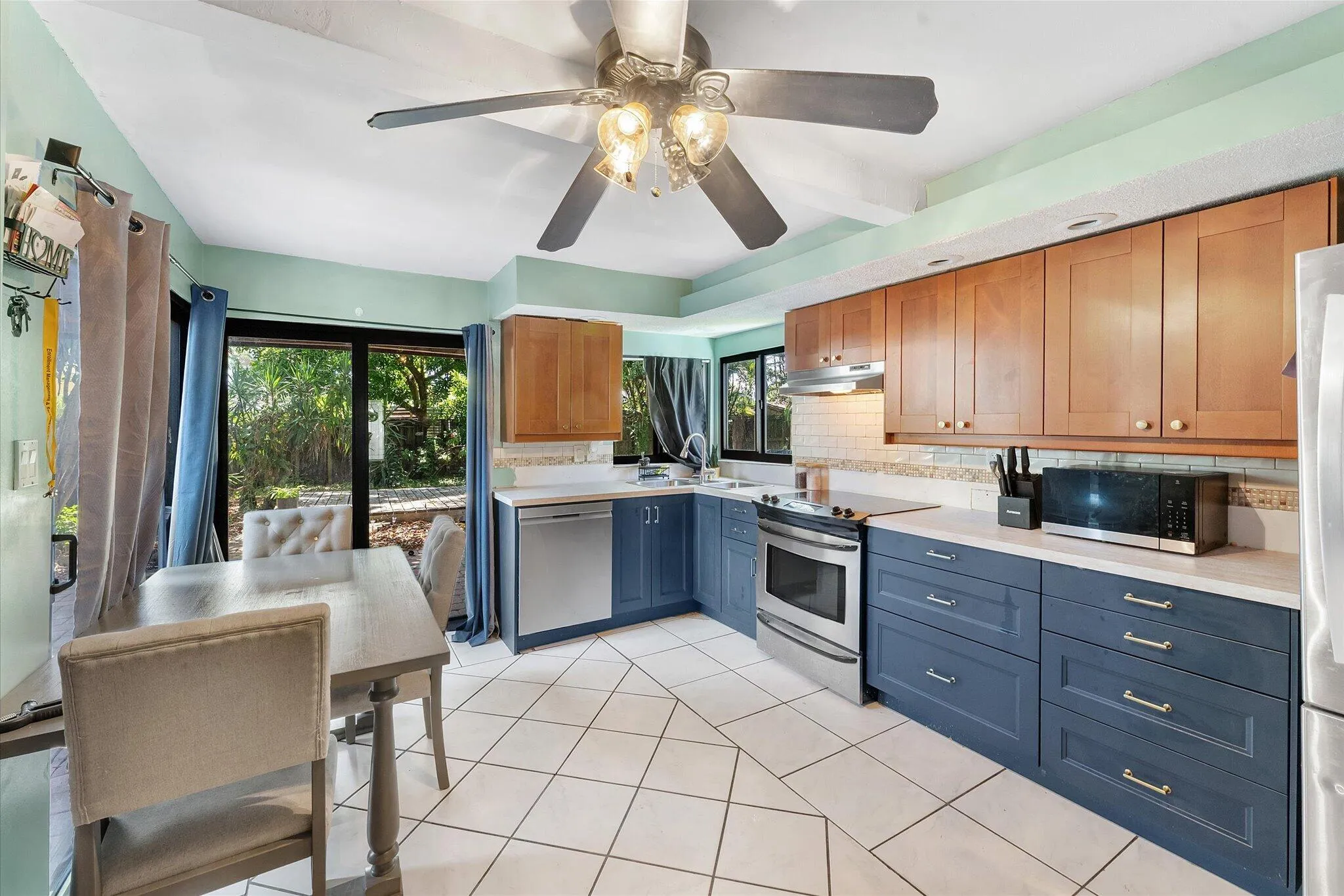 08-1326 SW 23rd Ave_008