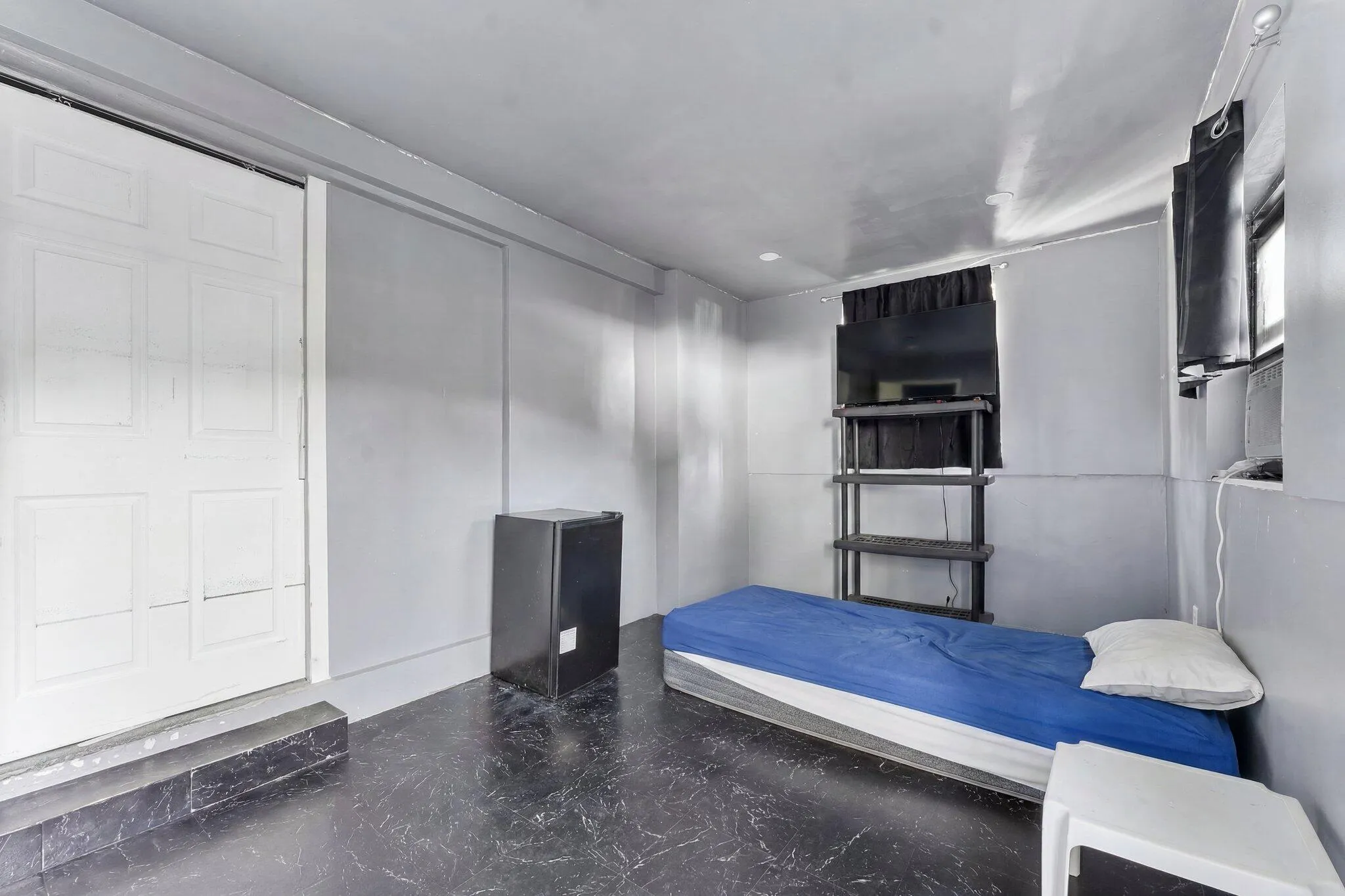 17-1326 SW 23rd Ave_017_declutter_6ca071