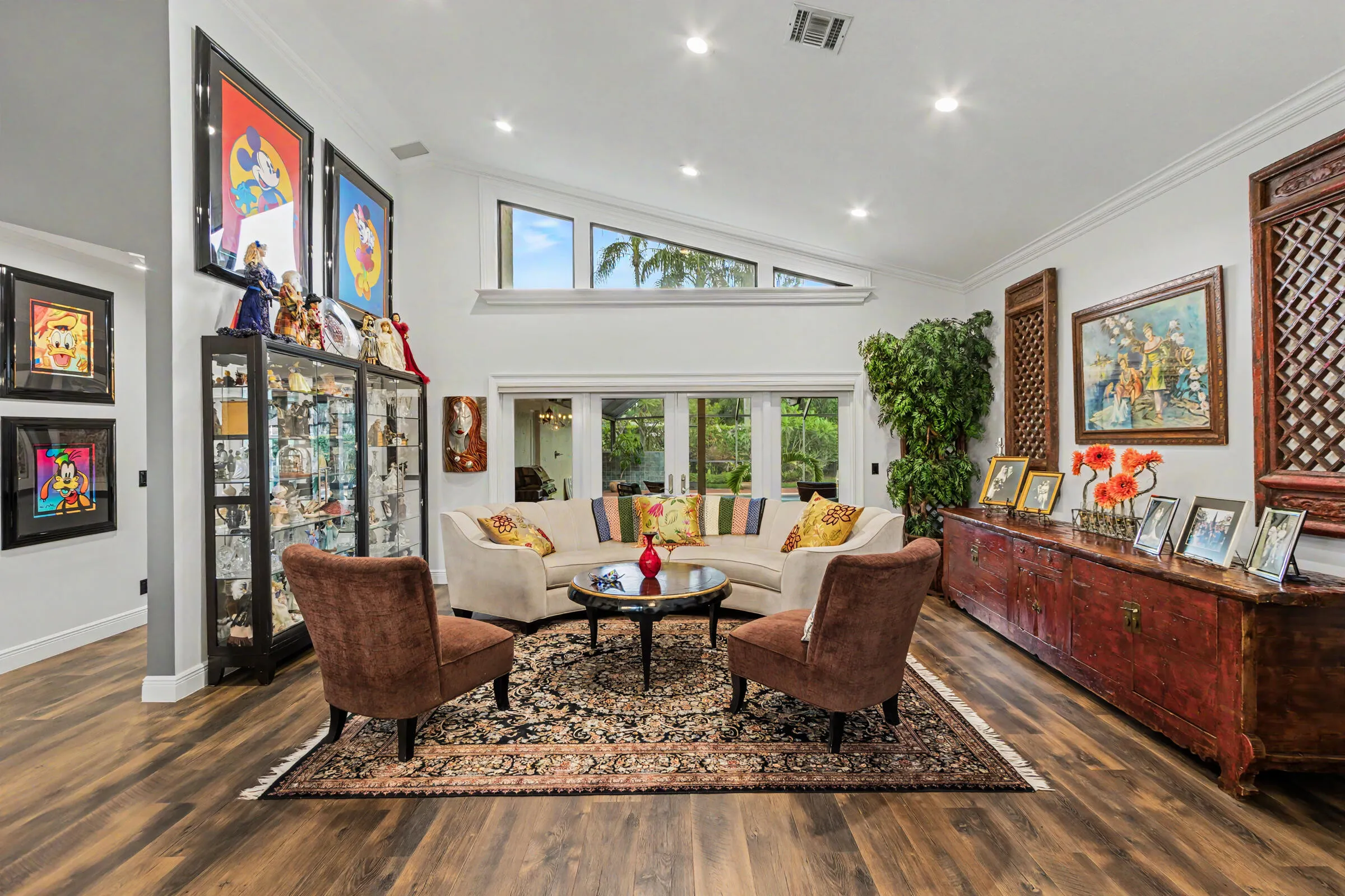 Large Open Front Entrance/Sitting and Dining Rooms