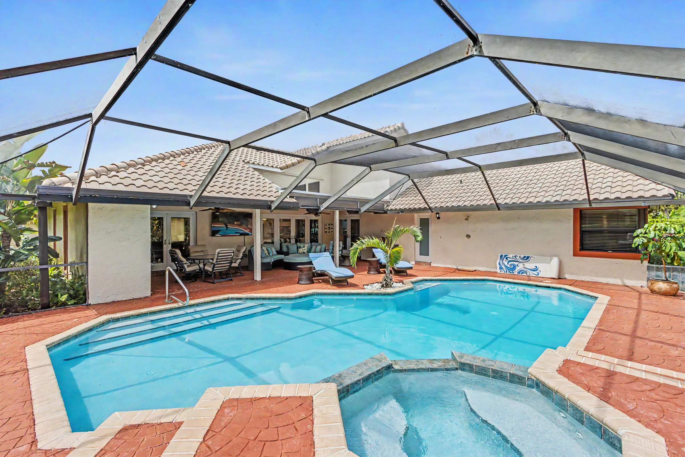 Large Heated Pool and Spa