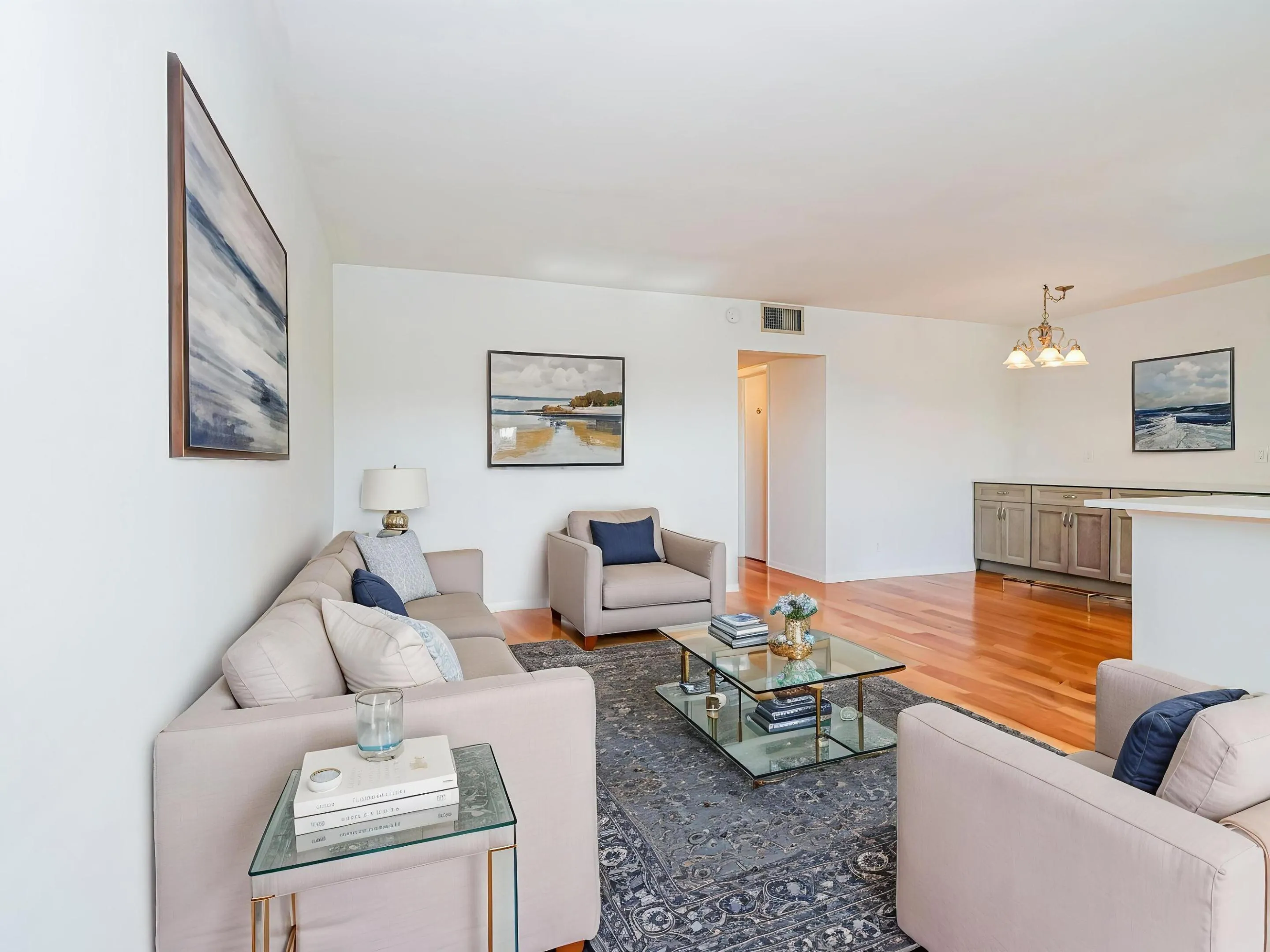 3 - Living Room - Modern - 0