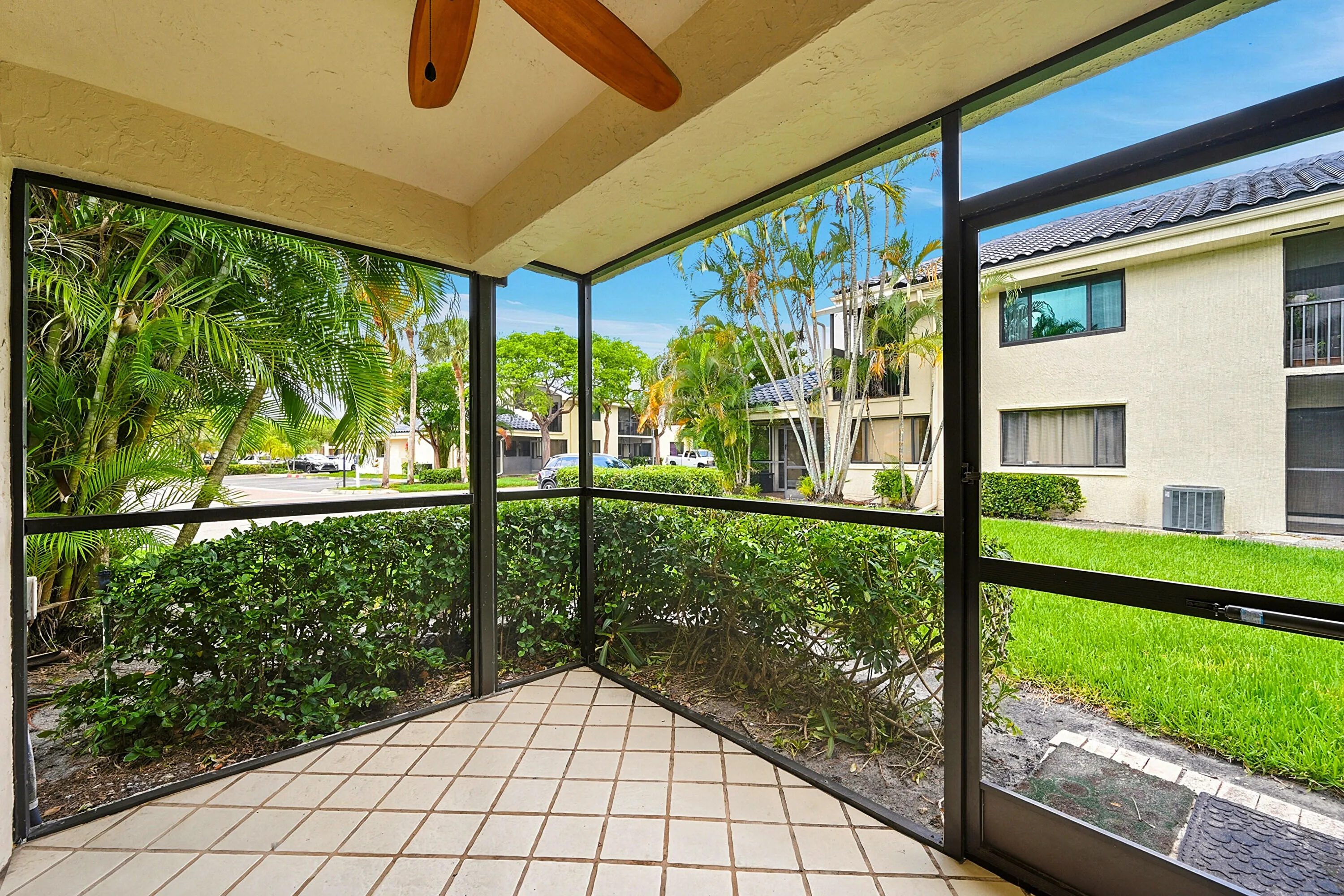 27_Screen Porch
