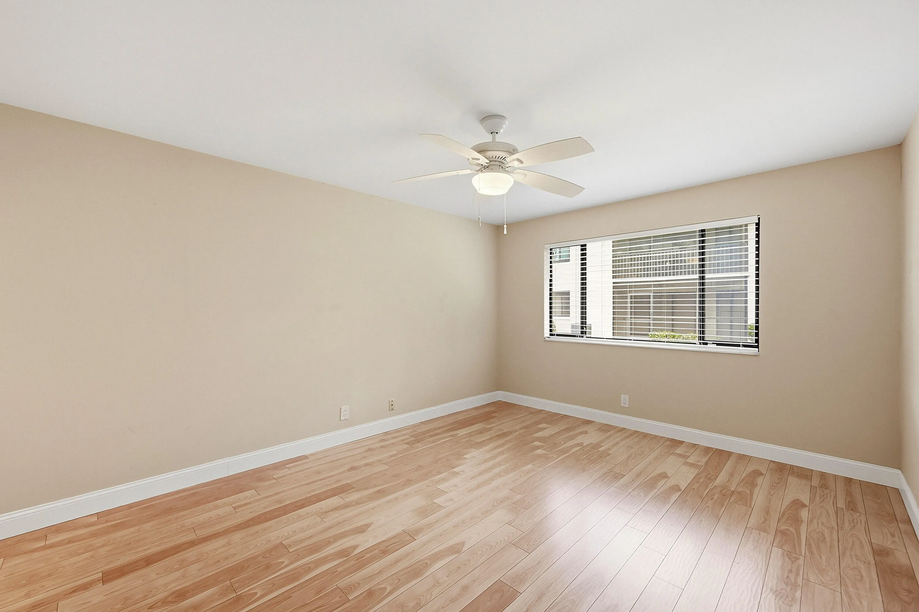 16_Primary bedroom