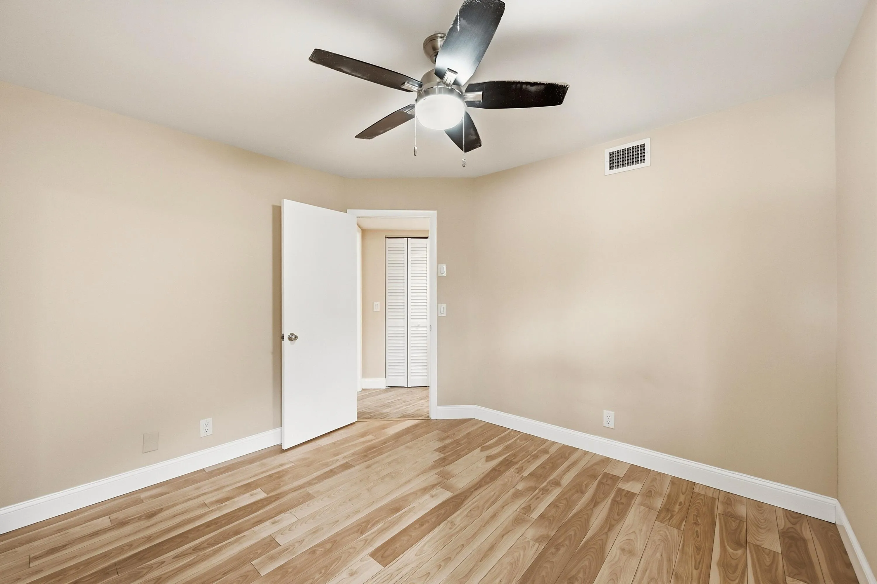 21_Second Bedroom
