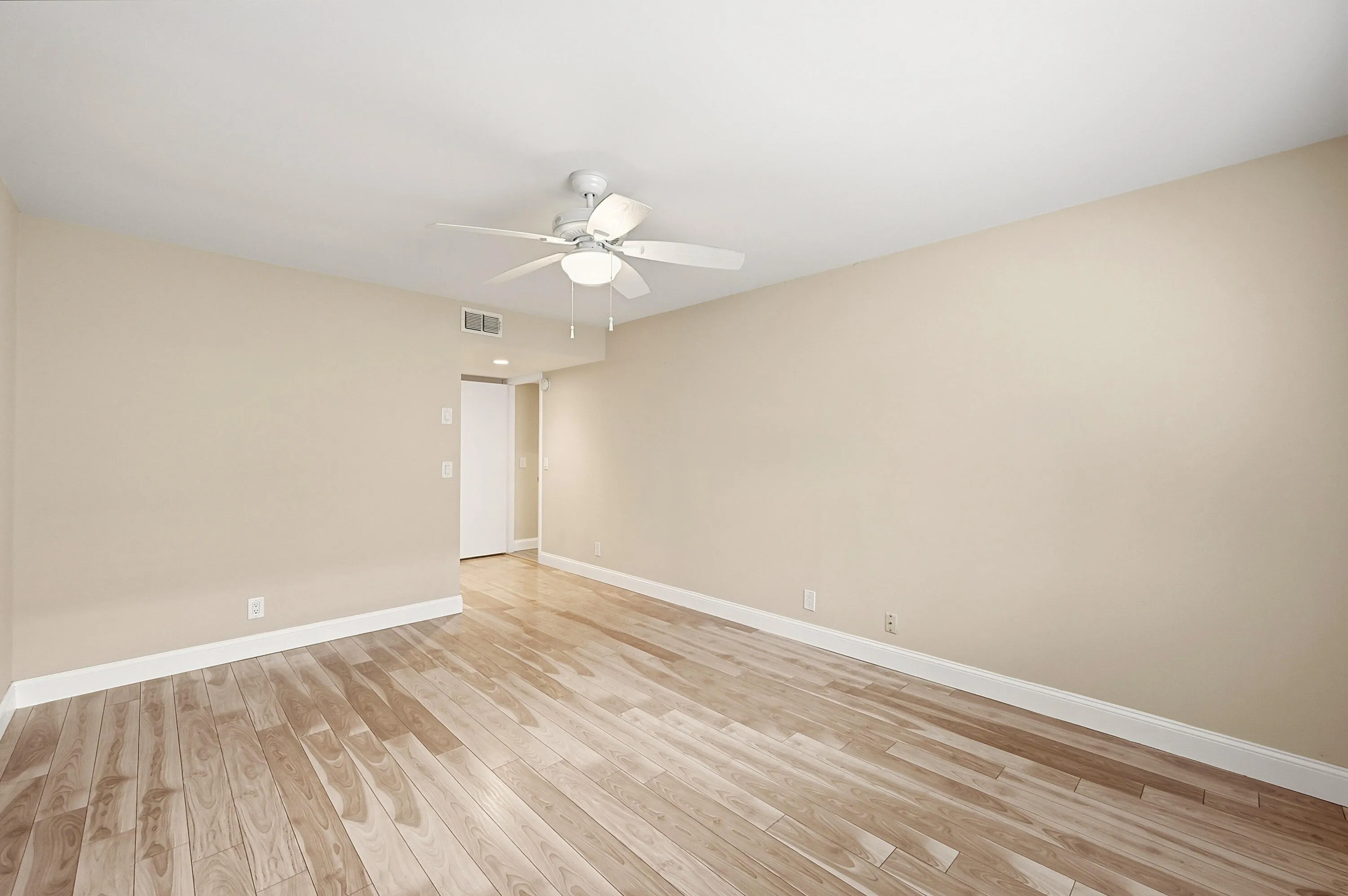 15_Primary bedroom