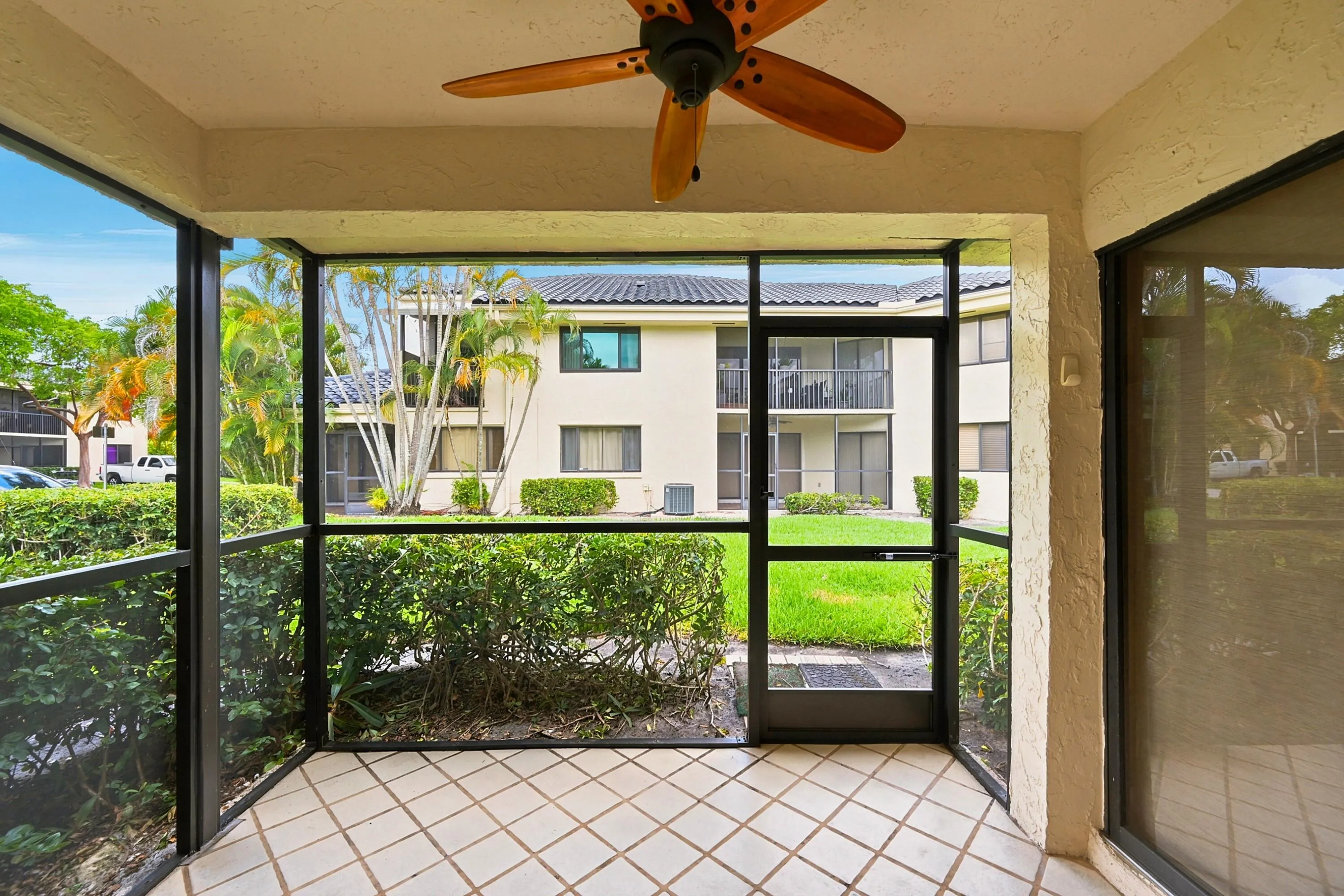 26_Screen Porch