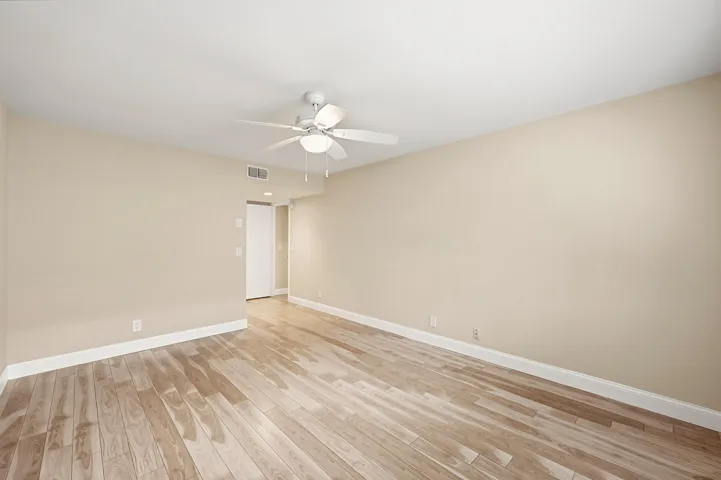 15_Primary bedroom