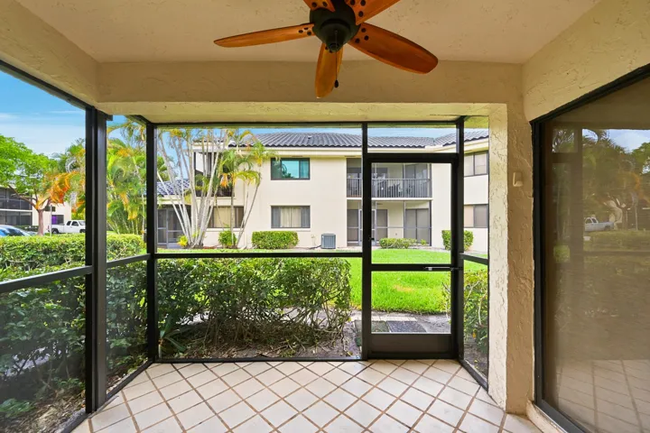 26_Screen Porch