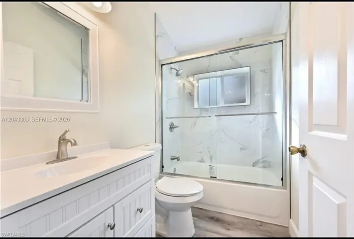 bathroom living room/ baño sala