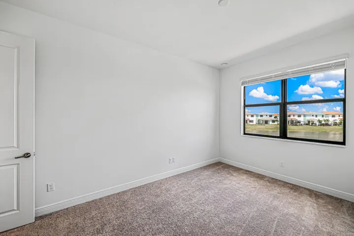 Second bedroom overlooking lake