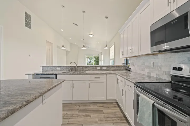 1006 SW 34th Terrace