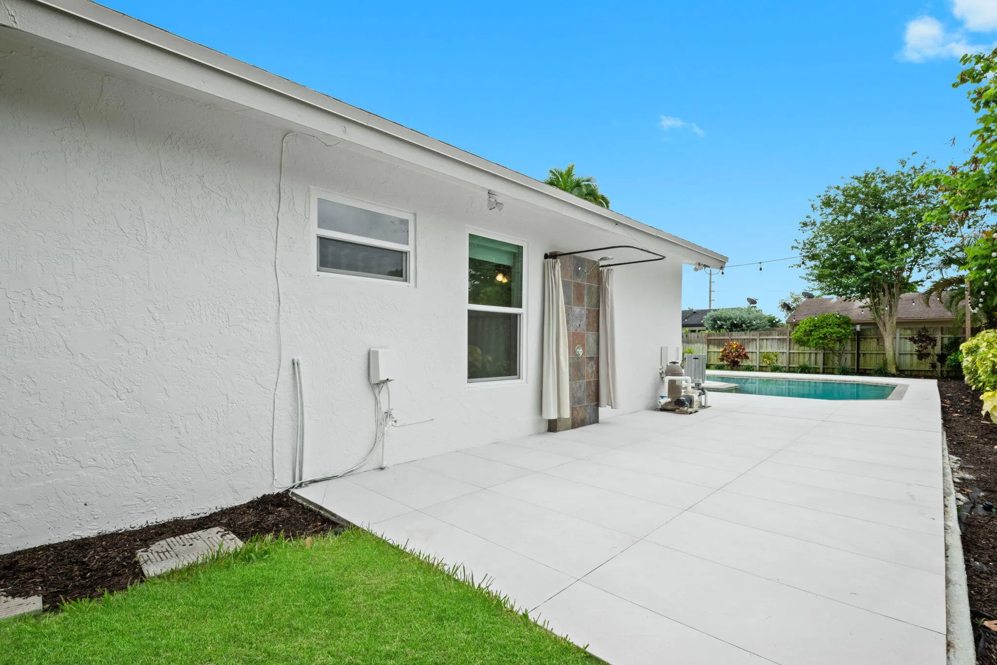26-web-or-mls-561-sw-168th-terrace